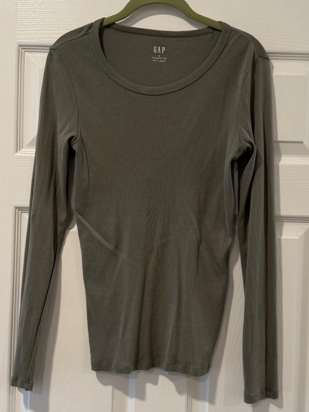 Gap Favorite Tee Long Sleeve Shirt- Green